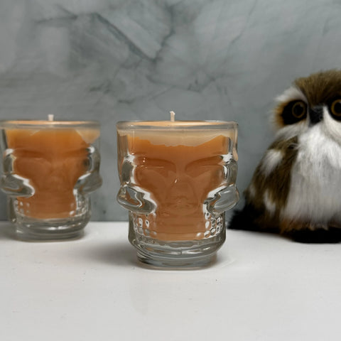Bourbon Kürbis – Duftkerze im Totenkopfglas
