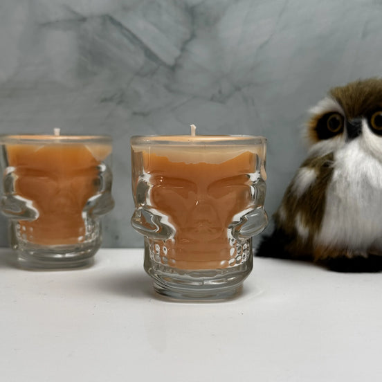 Bourbon Kürbis – Duftkerze im Totenkopfglas