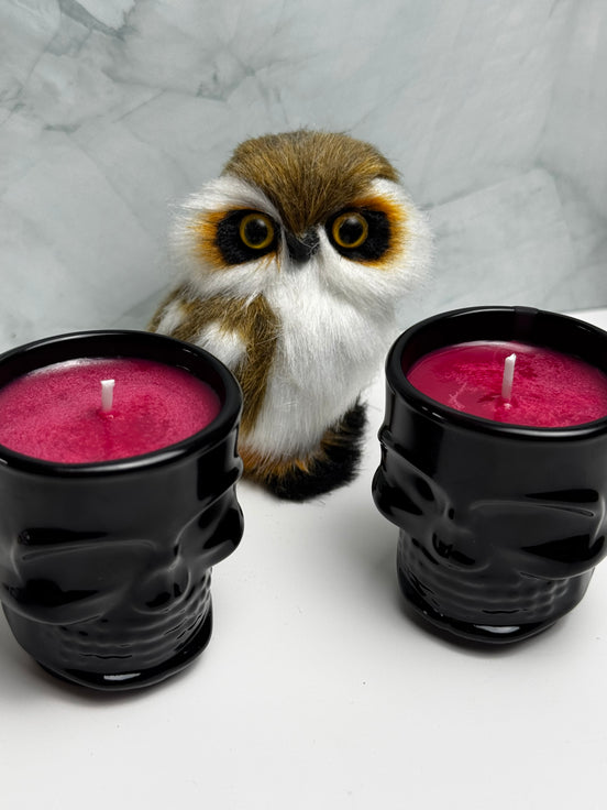Schwarze Himbeere & Vanille – Duftkerze im Totenkopfglas