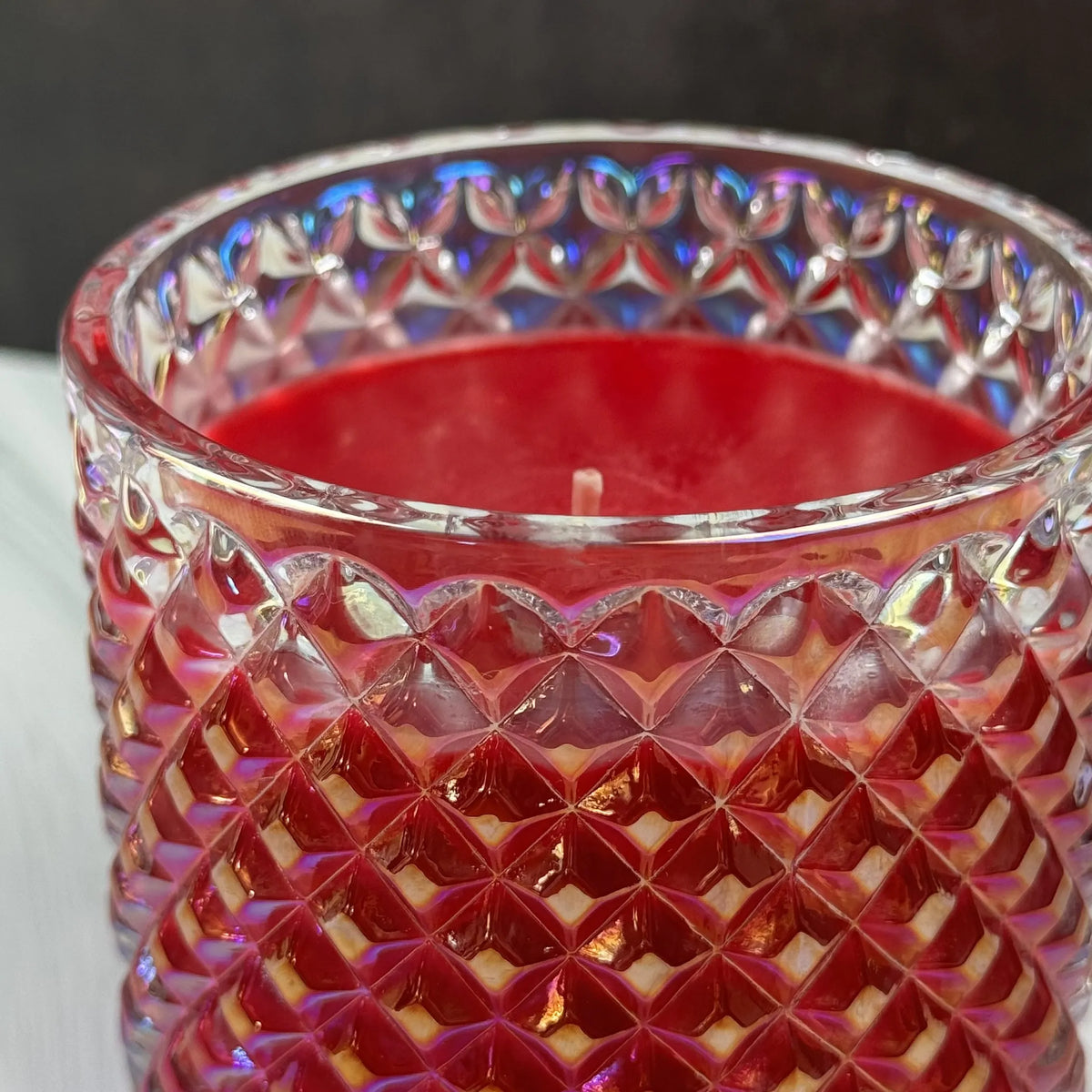 Oud & Velvet Rose – Hochwertige Duftkerze im Kristallglas mit Deckel