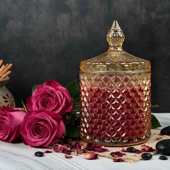 Oud & Velvet Rose – Hochwertige Duftkerze im Kristallglas mit Deckel